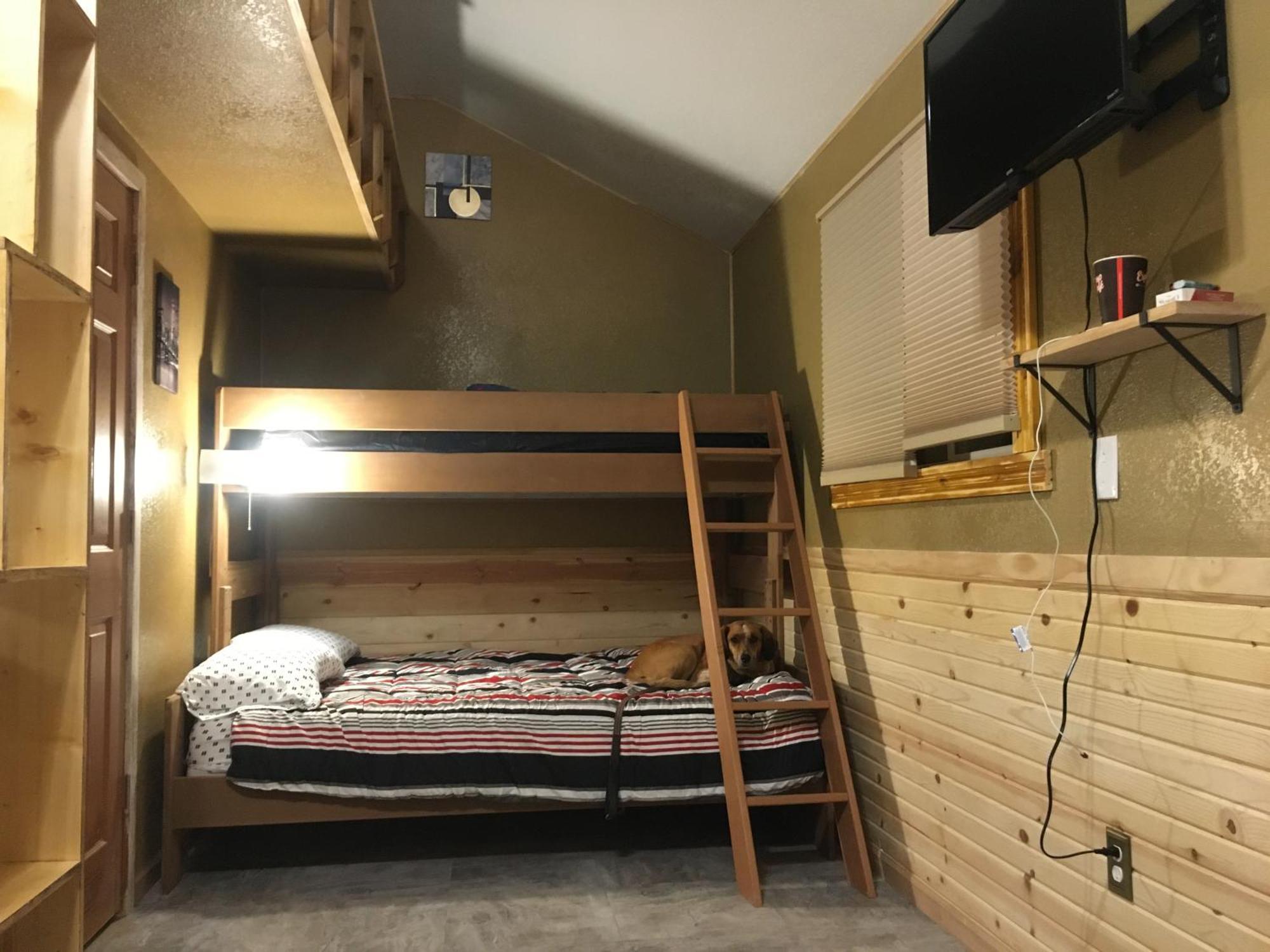 New Cabin 1 Car Rental Available 卡斯特 外观 照片