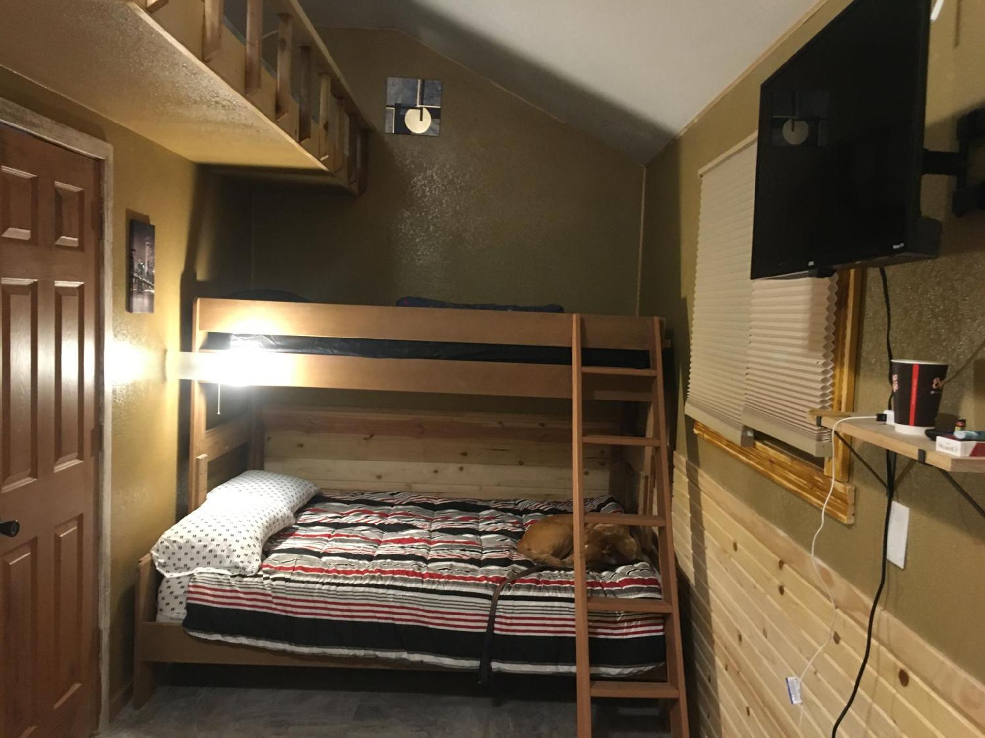 New Cabin 1 Car Rental Available 卡斯特 外观 照片